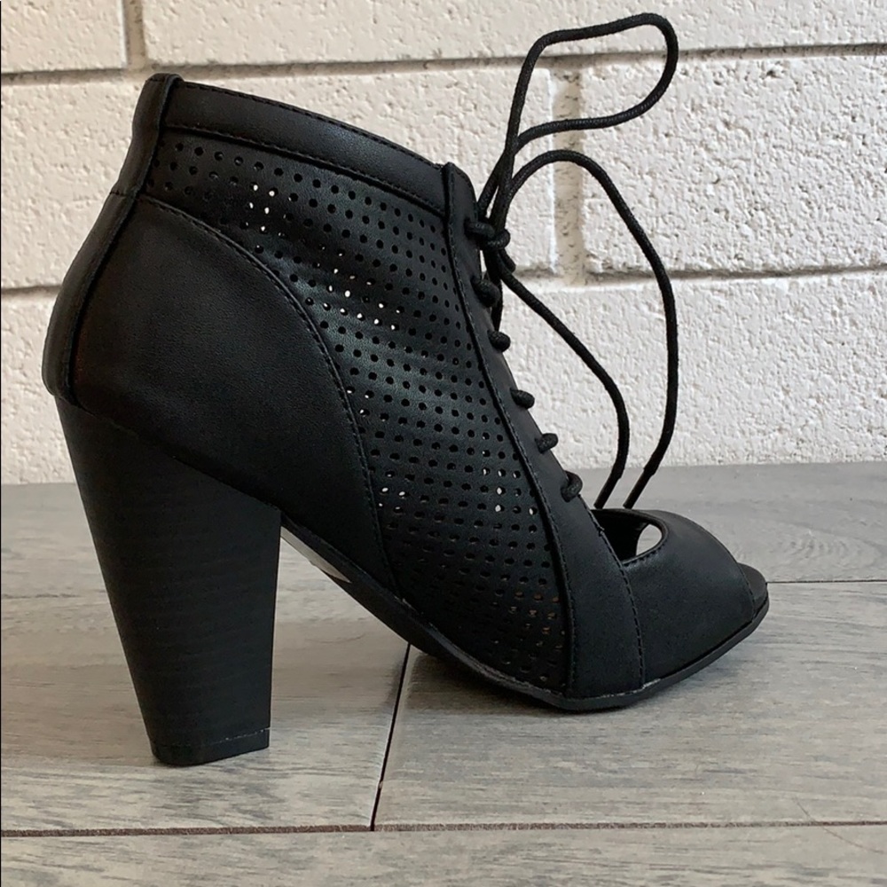 Black Perforated Lace Up Stacked Heel - Picture 4 of 6